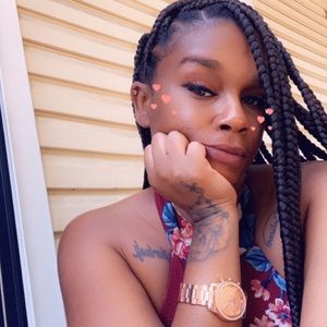 Meet your Posher, Renee